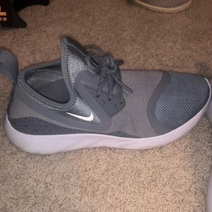 Nike Tennis Shoes